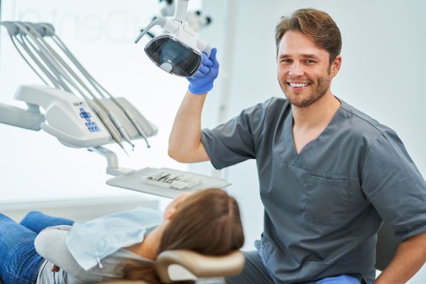 Вакансия: стоматолог-терапевт